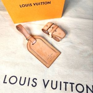 SOLD LV Luggage Tag & Poignet Set (1)